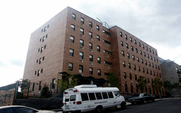 Geel East 162nd Street in Bronx, NY - Building Photo