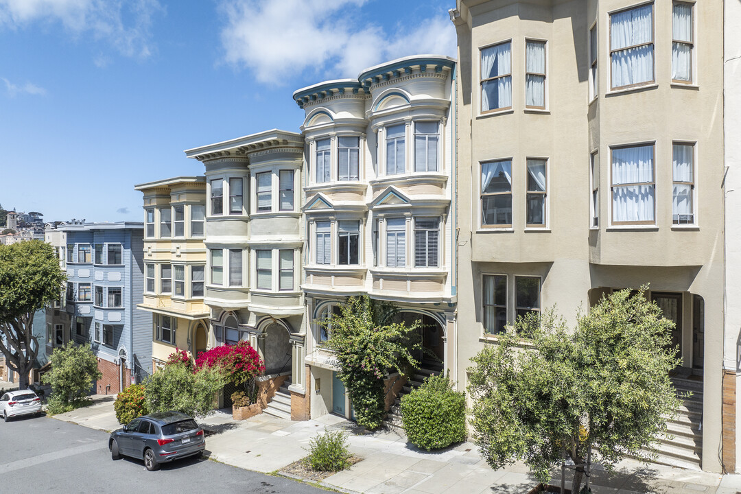 532 Lombard St in San Francisco, CA - Building Photo