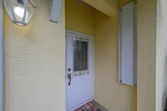 4139 NE Moon River Cir in Jensen Beach, FL - Building Photo - Building Photo