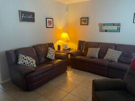 2607 Ringold Cir, Unit B Furnished Apt in Edinburg, TX - Building Photo