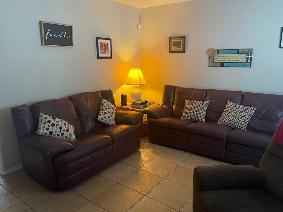 2607 Ringold Cir, Unit B Furnished Apt in Edinburg, TX - Foto de edificio
