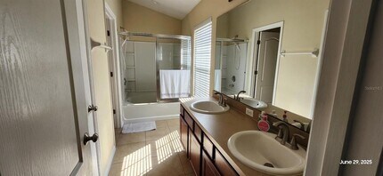 7110 Red Lantern Dr, Unit 23A in Harmony, FL - Building Photo - Building Photo