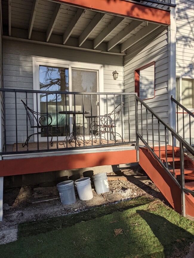 754 Boulder Ct in Stateline, NV - Foto de edificio - Building Photo