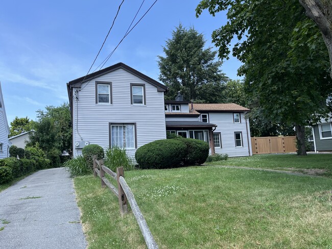 1400 Titus Ave, Unit 2 in Rochester, NY - Building Photo - Building Photo