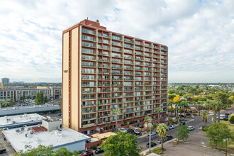 Landmark in Phoenix, AZ - Building Photo - Building Photo