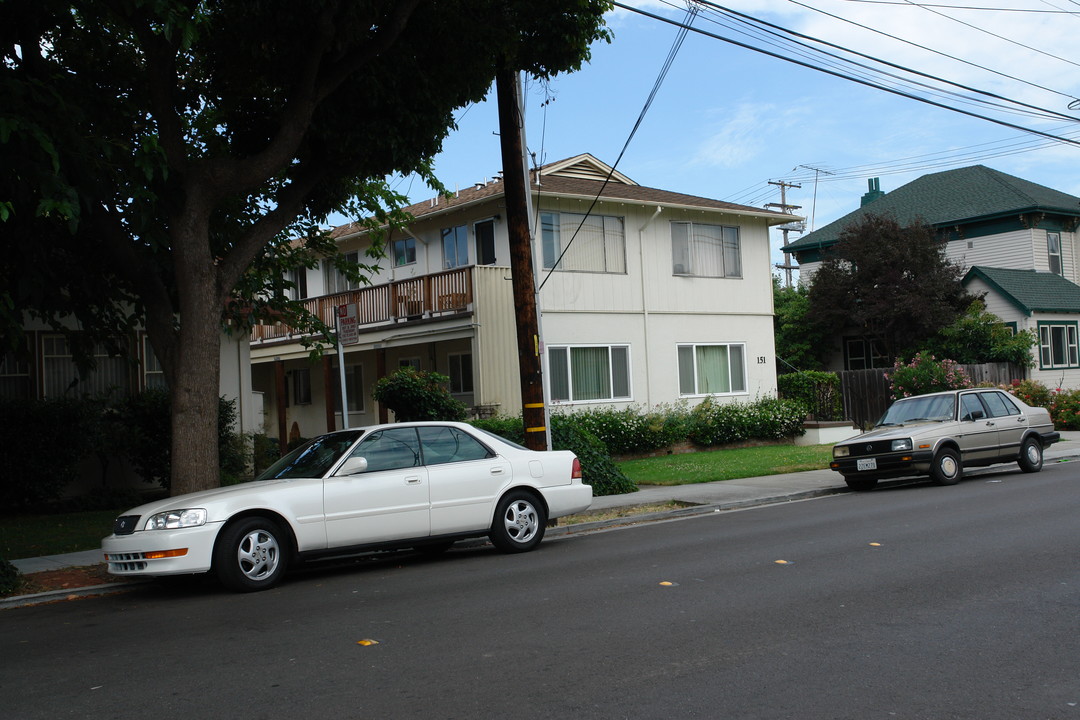 151 N Ellsworth Ave in San Mateo, CA - Building Photo