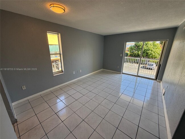 1255 W 49th Pl in Hialeah, FL - Building Photo - Building Photo