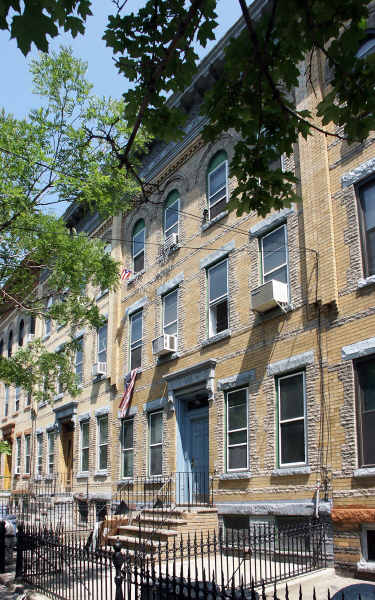 426 Bleecker St in Brooklyn, NY - Building Photo