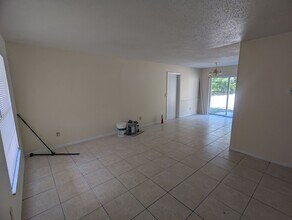 2761 Azalea Dr in Longwood, FL - Building Photo - Building Photo