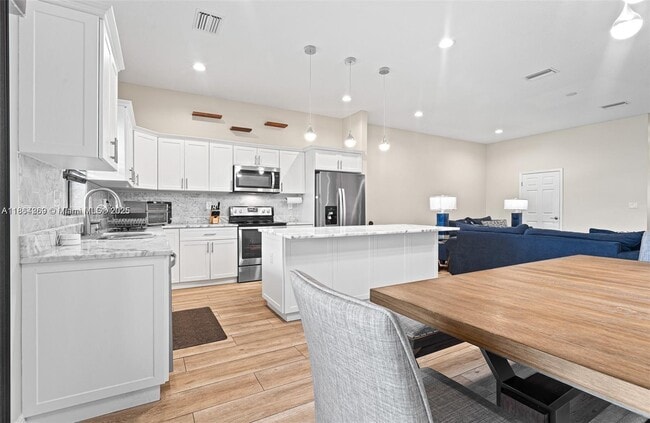9265 NW 16th St in Pembroke Pines, FL - Building Photo - Building Photo