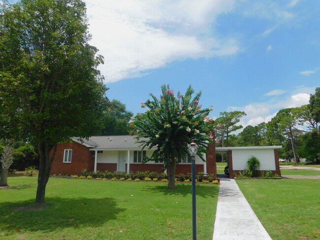 611 Calhoun Rd