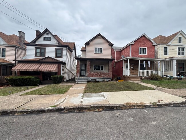 property at 827 E 10th Ave