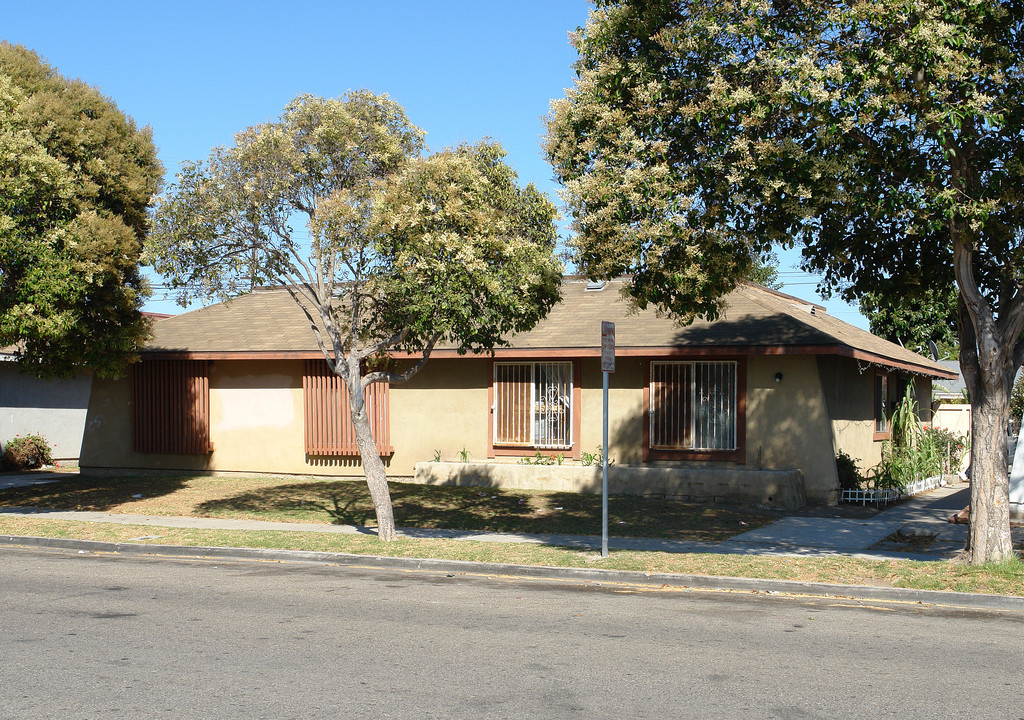 4520-4522 Terrace Ave in Oxnard, CA - Building Photo