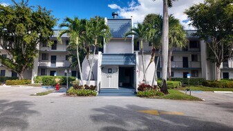 4363 Trevi Ct in Greenacres, FL - Building Photo