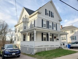 8 Summer St in Westerly, RI - Building Photo