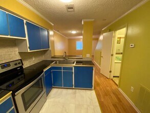 10 Canterbury Ct in Columbia, SC - Building Photo - Building Photo