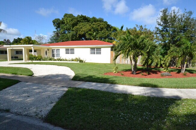 299 NE 21st St in Boca Raton, FL - Building Photo - Building Photo
