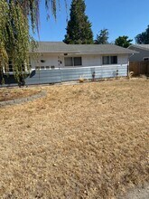 3823 Kelley Dr in Klamath Falls, OR - Building Photo - Building Photo