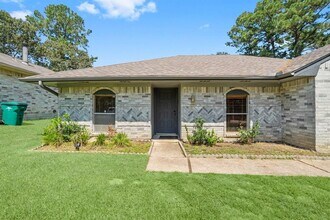 313 Oxford Dr in Conroe, TX - Building Photo - Building Photo