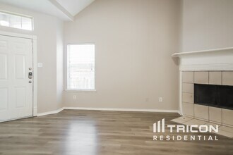 18451 Sunrise Pines Dr in Montgomery, TX - Building Photo - Building Photo