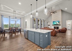 451 Stone Lp in Castroville, TX - Building Photo