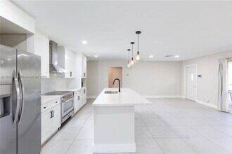4430 NE 28th Terrace in Lighthouse Point, FL - Building Photo - Building Photo