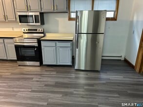 704 Highland Ave in Waterbury, CT - Building Photo - Building Photo