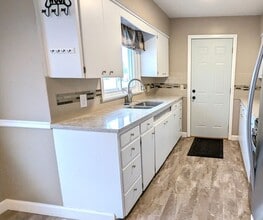 614 E Sunset Dr in North Muskegon, MI - Building Photo - Building Photo