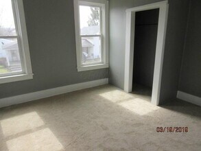 64 Poplar Ave-Unit -1/2 in Newark, OH - Building Photo - Building Photo
