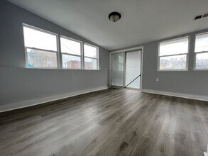 2108 N Keeler Ave in Chicago, IL - Building Photo - Building Photo