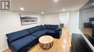 30 Ferris Rd in Toronto, ON - Building Photo - Building Photo