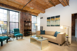 The Apartments at Boott Mills in Lowell, MA - Foto de edificio - Interior Photo