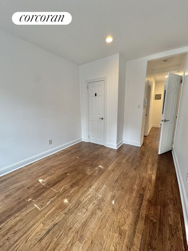 413 E 70th St in New York, NY - Building Photo - Building Photo