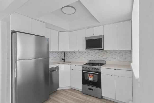 property at 4017 Hudson Ave