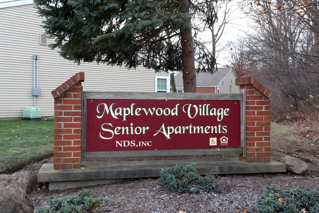 Maplewood Senior Citizens Village in Streetsboro, OH - Foto de edificio - Building Photo