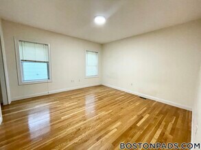 128 Hillside St in Boston, MA - Building Photo - Building Photo