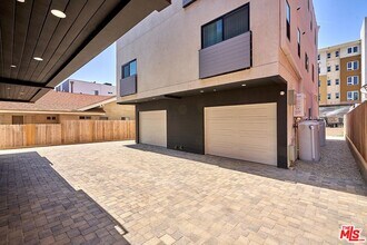 246 N Dillon St in Los Angeles, CA - Building Photo - Building Photo