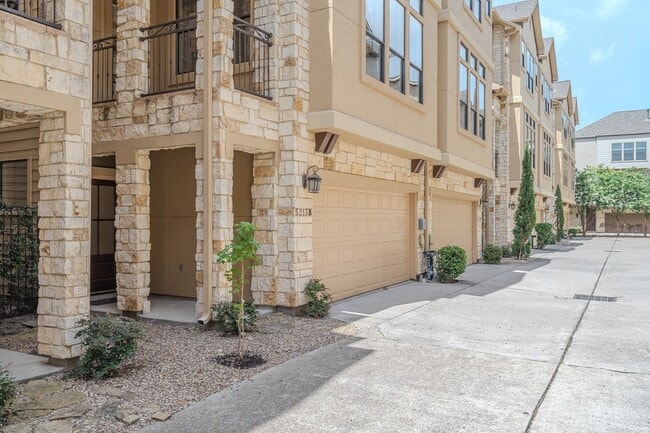 5213 Eigel St in Houston, TX - Building Photo - Building Photo