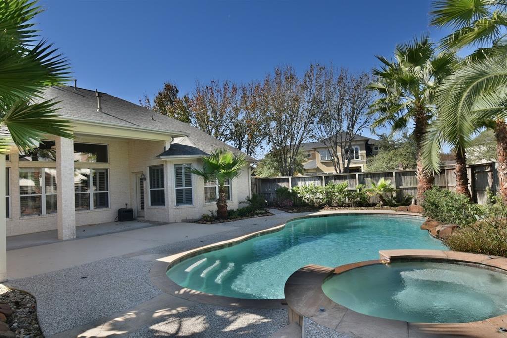 12210 Santa Fe Springs Ct in Houston, TX - Building Photo