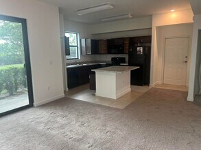 9052 Gulf Run Way in Wellington, FL - Foto de edificio - Building Photo