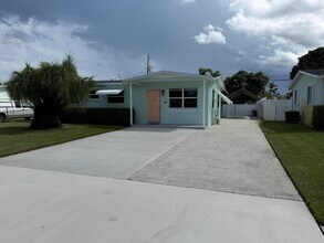 2640 Bridgeman Rd in West Palm Beach, FL - Building Photo - Building Photo