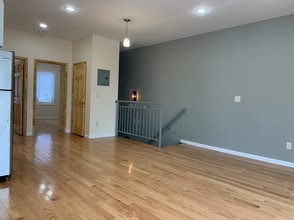 69-31 Myrtle Ave, Unit 2 in Queens, NY - Building Photo - Building Photo