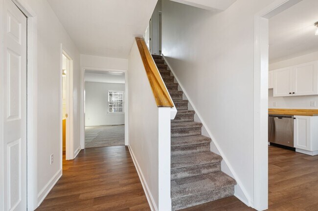104 Nottingham Ct in Blacksburg, VA - Building Photo - Building Photo