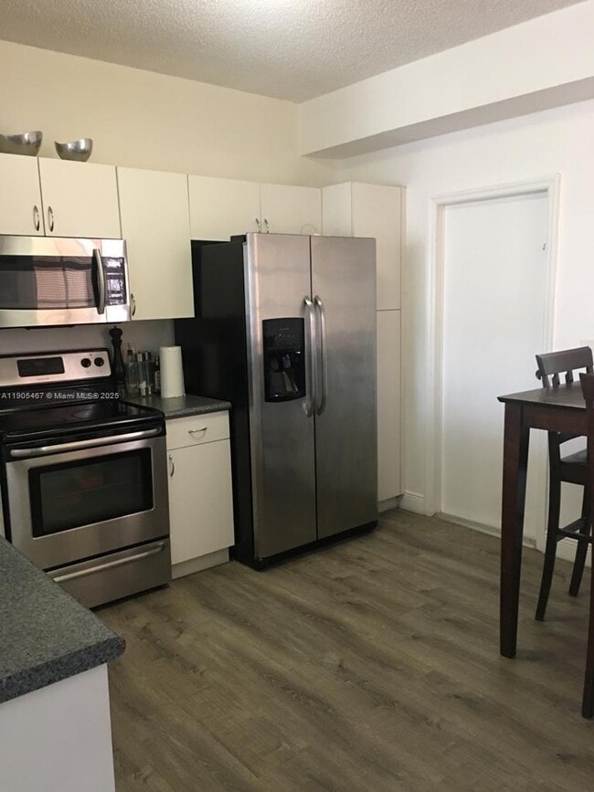 3870 San Simeon Cir in Weston, FL - Building Photo - Building Photo