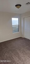 14375 High Rock Dr in El Paso, TX - Building Photo - Building Photo