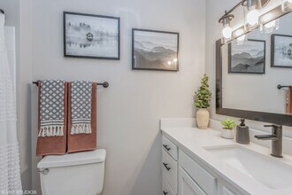 Kenilworth Apartments in Prairie Village, KS - Building Photo - Building Photo