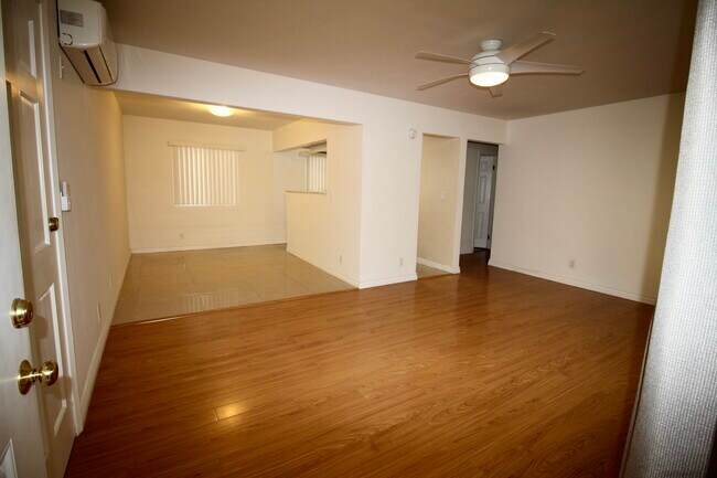 2010 Pacific Ave in Venice, CA - Building Photo - Building Photo