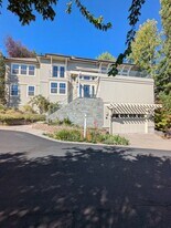 2451 NW 1st St in Bend, OR - Building Photo