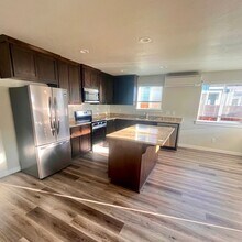 4726 Gebhard Rd in Central Point, OR - Building Photo - Building Photo