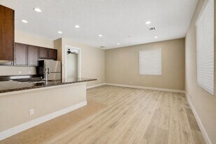 6044 Curie Pl in Palm Beach Gardens, FL - Building Photo